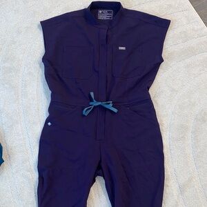 FIGS Women’s Rafaela Jumpsuit - Purple Jam